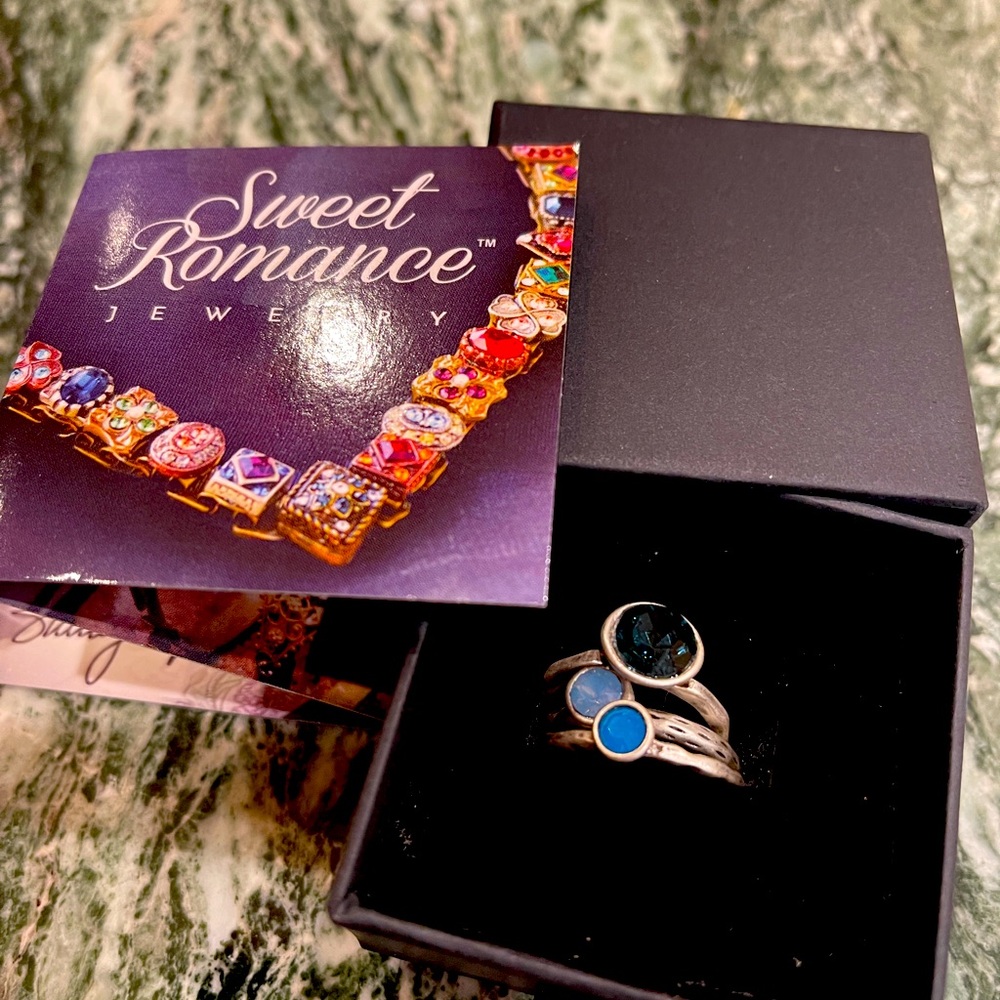 NIB - Gorgeous hand made stacking ring set